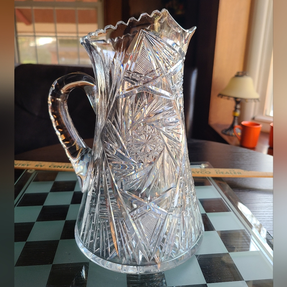 Elegant Crystal Pitcher - Picture 3 of 9
